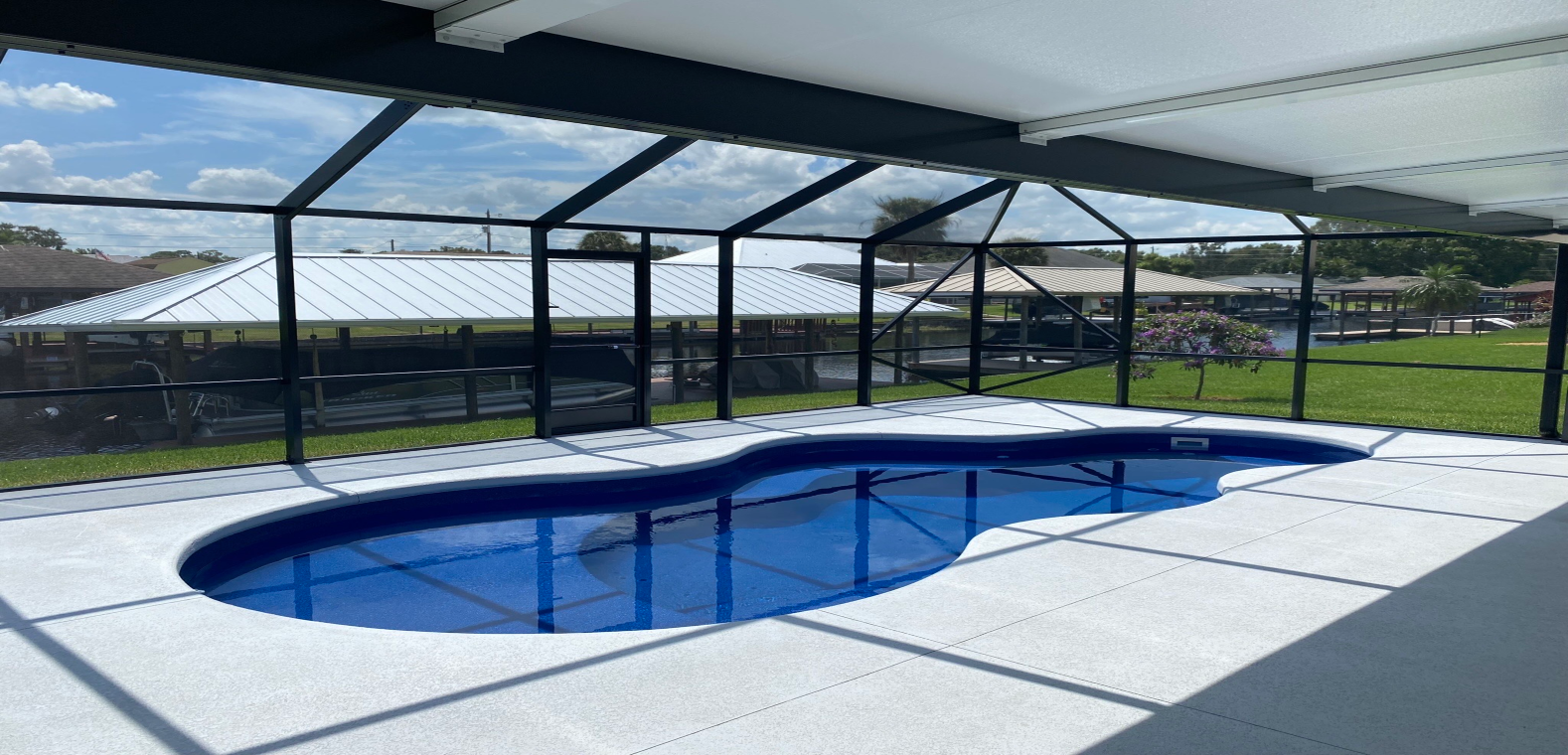 Read more about the article Your Guide to Superior Fiberglass Pool Installation